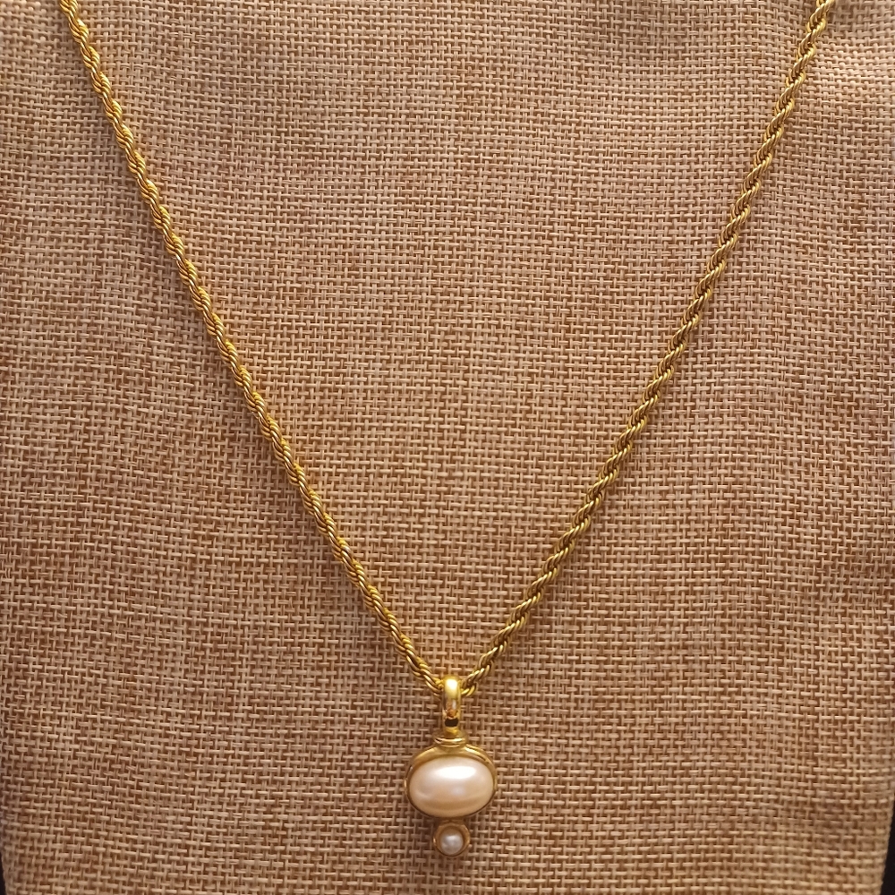 American Showcase Necklace